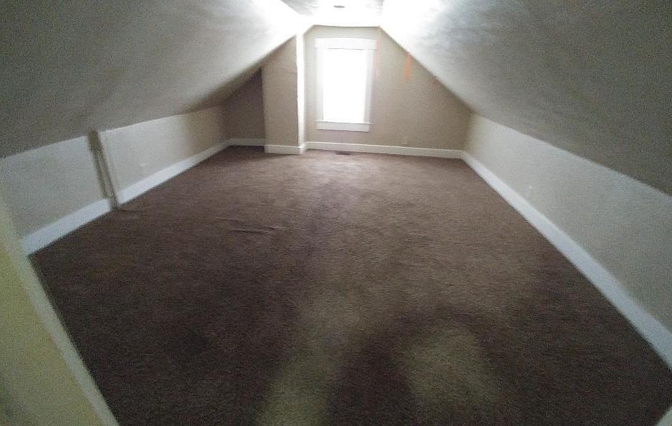 1st image of 2119 E 3rd St Fl 2nd