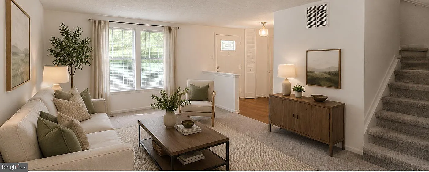 3 bed, 1.5 bath, 1280 sqft, $2,200 — Photo 2