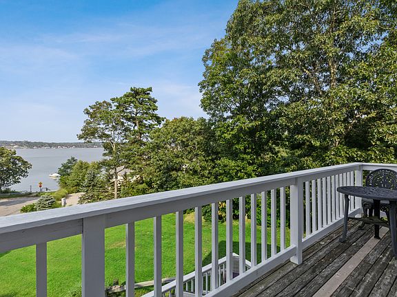 4th image of 20 Bay Dr