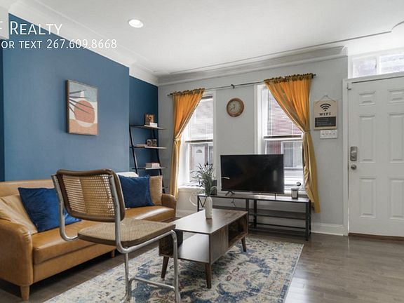 2nd image of 2033 Sigel St