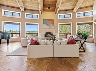 35 Sage Cir, Santa Fe, NM 87506