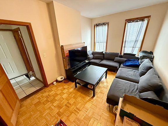 4th image of 19 Woodward St #3