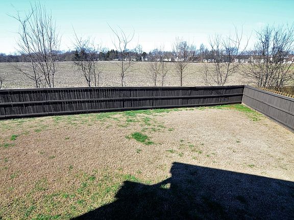 5th image of 2844 Brewster Dr