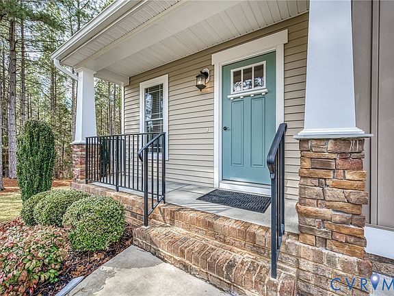 3rd image of 2024 Walnut Tree Pl