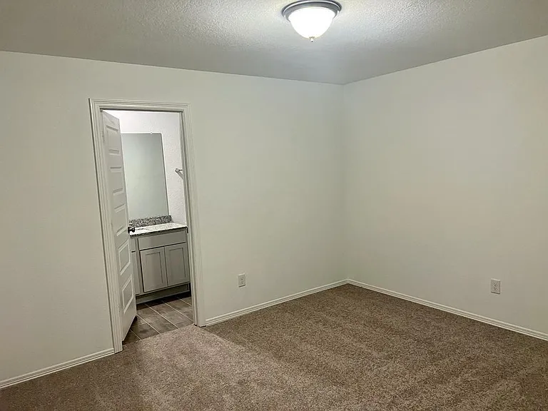5727 Tabula Rasa Dr — Photo 3