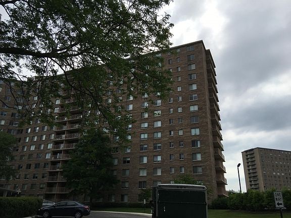 3rd image of 7141 N Kedzie Ave APT 505