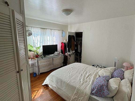 5th image of 227 6th Ave #227