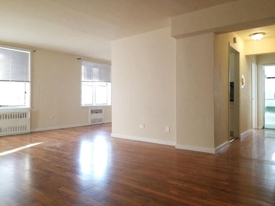 1st image of 3707 147th St #825