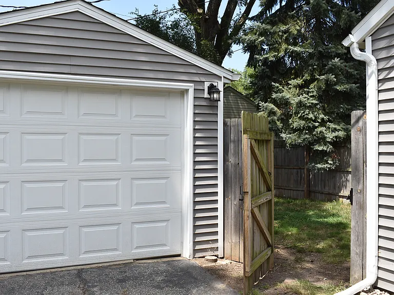 2360 Arrow St — Photo 47