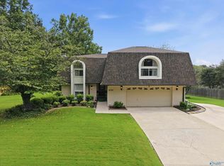 2102 Woodmore Dr SE, Huntsville, AL 35803