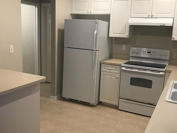 4th image of 306 SE 10th Ter