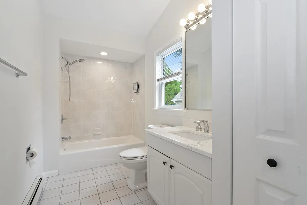 Building Photo - 39 Springfield Ave #2