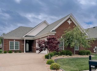 8208 Parker Grant Ct, Louisville, KY 40291