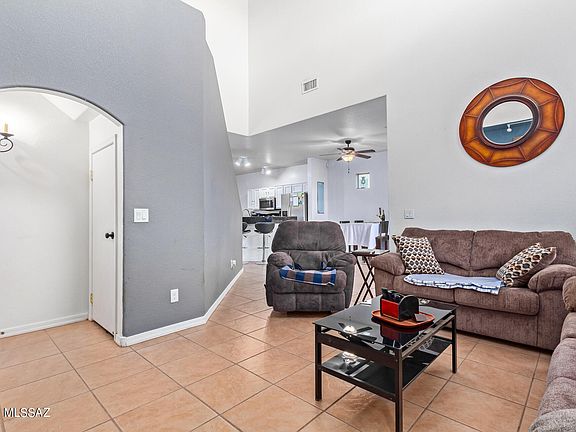 5th image of 181 E Camino Limon Verde