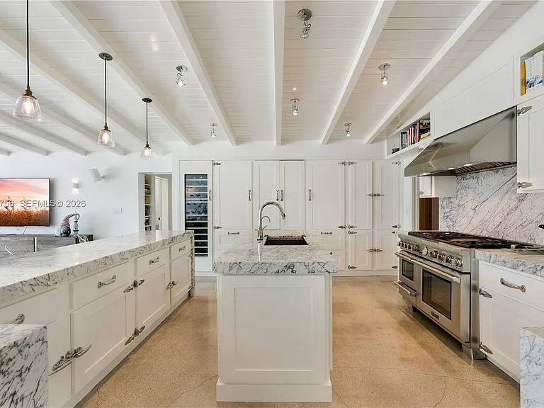 270 Island Dr — Photo 6