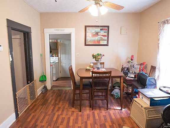 2nd image of 1007 E Ash St