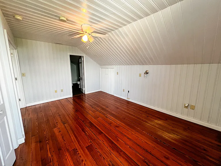 220 E Front St #D — Photo 10