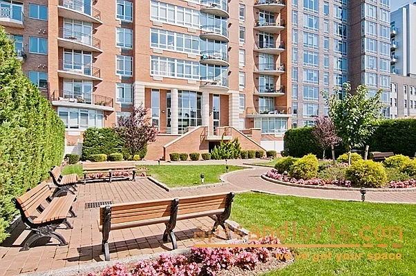 Sold by aptsandlofts.com | media 22