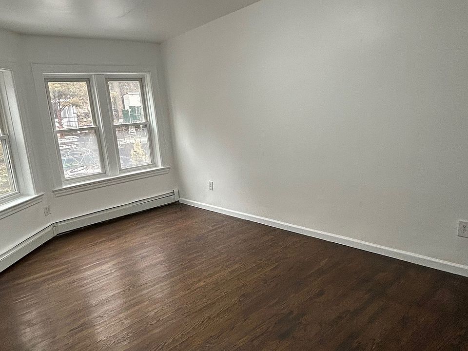 1st image of 167 Sunnyside Ave #2