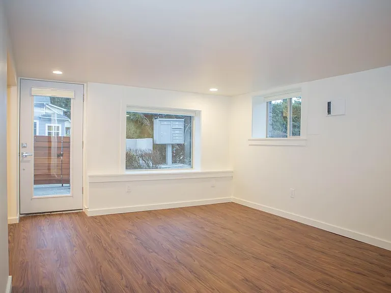 2719 E Pike St #3 — Photo 9