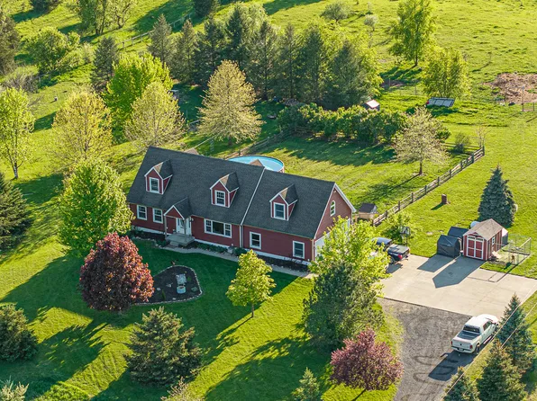 8110 Wolf Lake Rd, Brooklyn, MI 49230