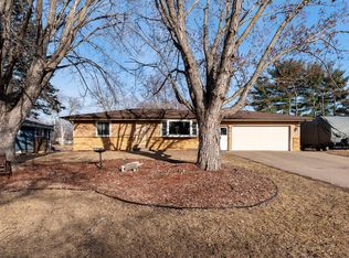 11559 Jonquil St NW, Coon Rapids, MN 55433