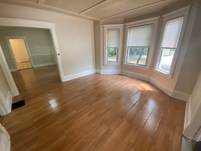855 Alexander St SE — Photo 9