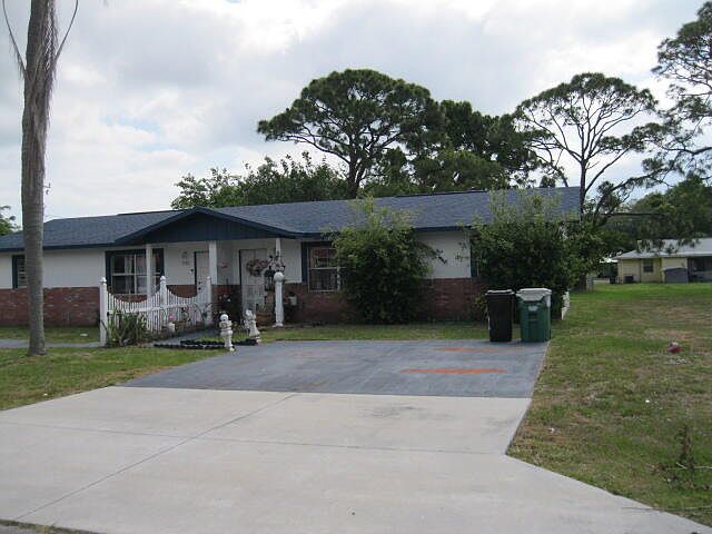 2nd image of 2736/2742 Seneca Avenue