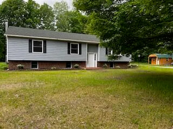 84 Woodlawn Ln, Willsboro, NY 12996