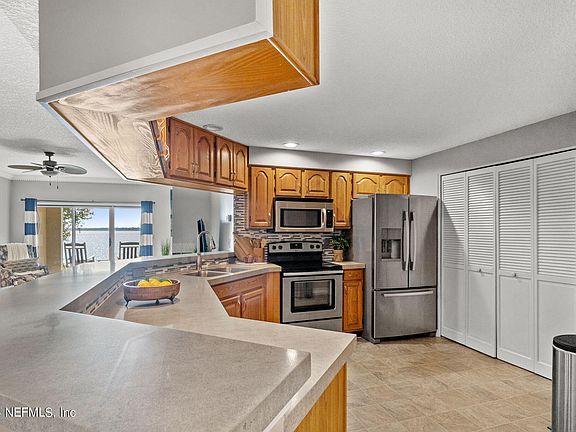 5th image of 2099 WINTERBOURNE #105