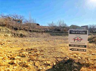 2112 Plymouth Rd, Manhattan, KS 66503