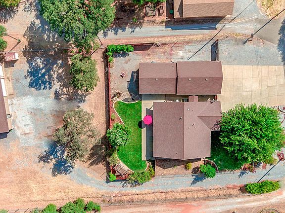 3rd image of 601 Eugene Ave