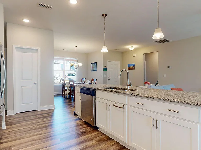 912 W Arboria Dr — Photo 17
