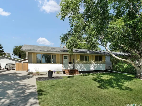 2002 Richardson Road, Saskatoon, SK S7L 4B7