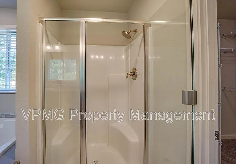 6301 N 89th Ave — Photo 30