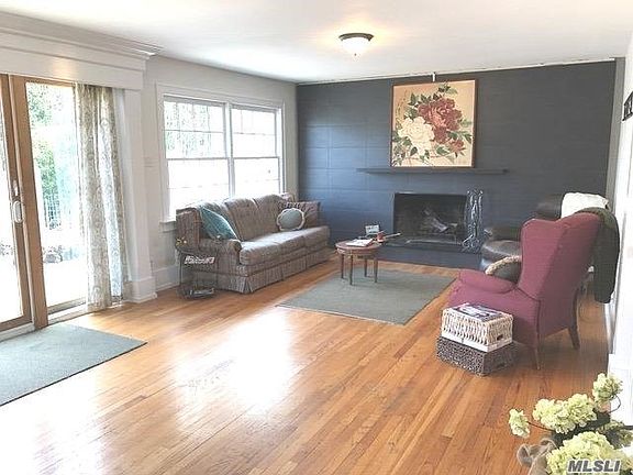 3rd image of 738 Cooke St