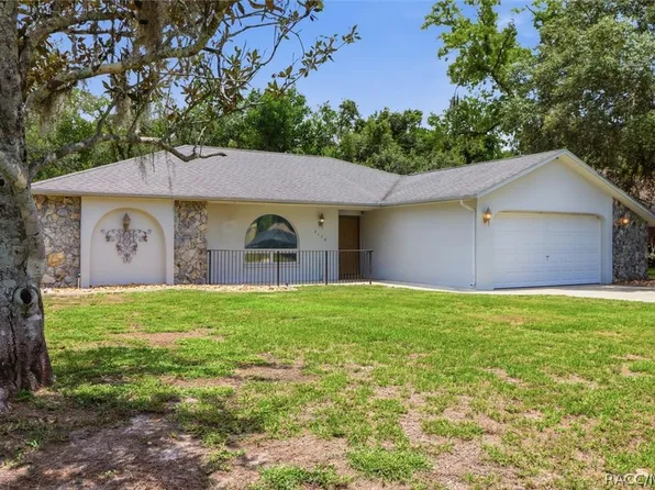 4179 S Winding Oaks Dr, Homosassa, FL 34446