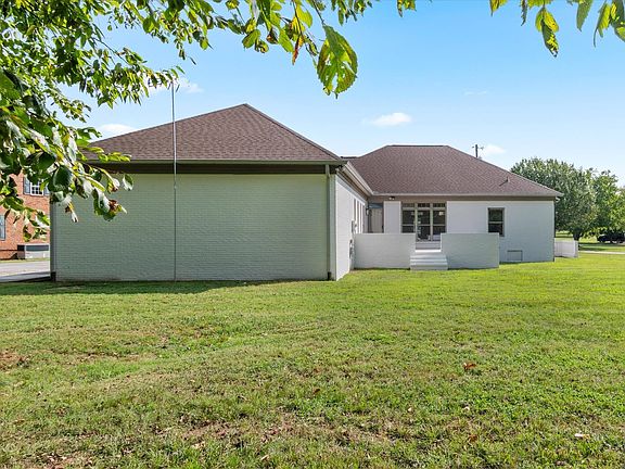 4th image of 207 Megan Cir