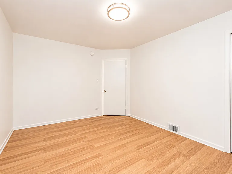408 S Albert St — Photo 22