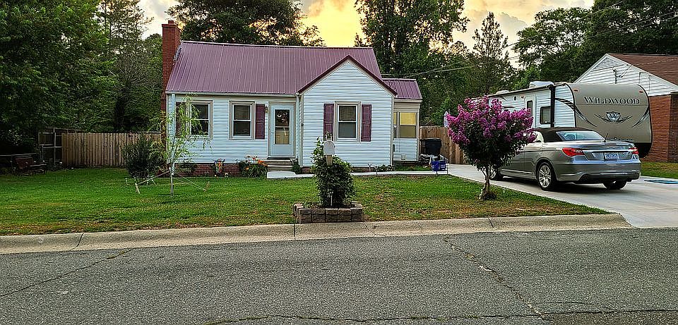 1st image of 905 Pittman St
