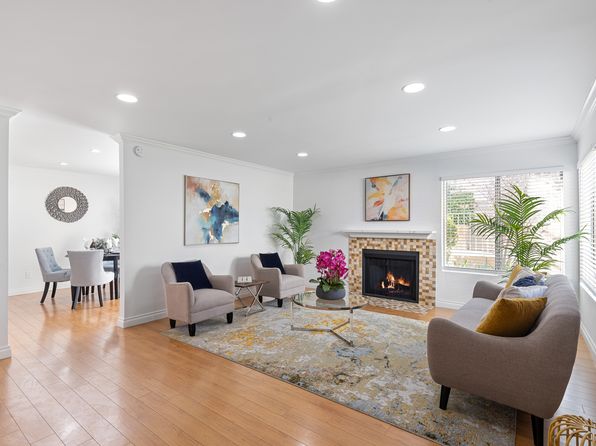 18408 Hatteras St Unit 27
