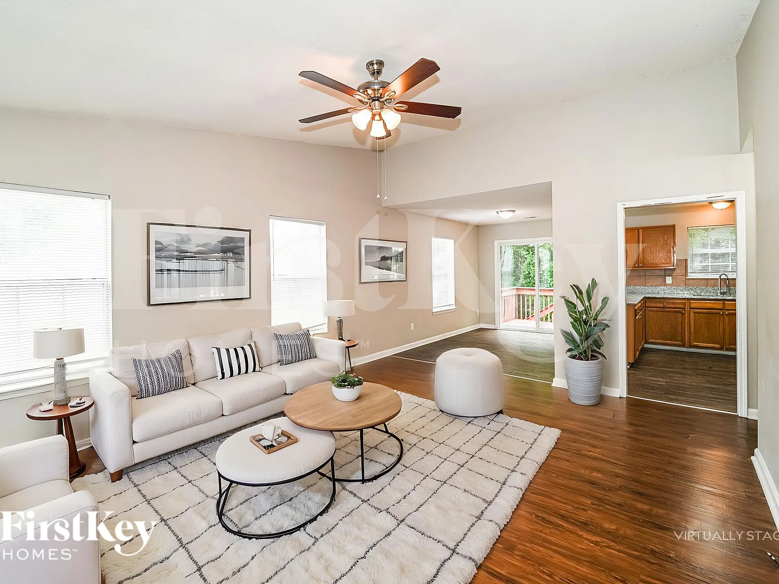 3 bed, 2.0 bath, 1272 sqft, $1,690 — Photo 4