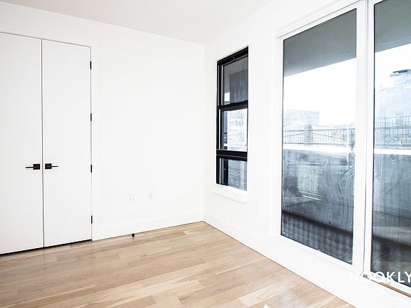 2nd image of 246 Johnson Ave #3R
