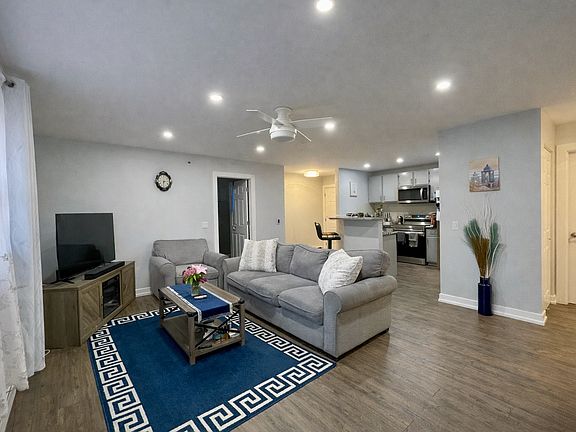 2nd image of 300 Cunat Blvd APT 2B