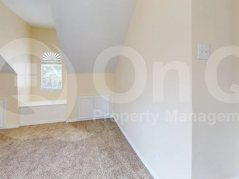740 Peco St — Photo 6