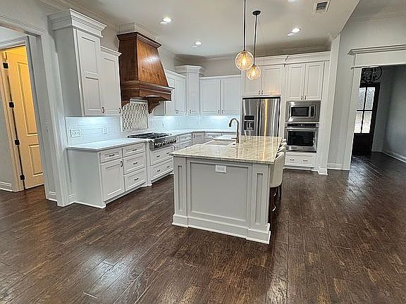 3rd image of 8203 Teal Rd