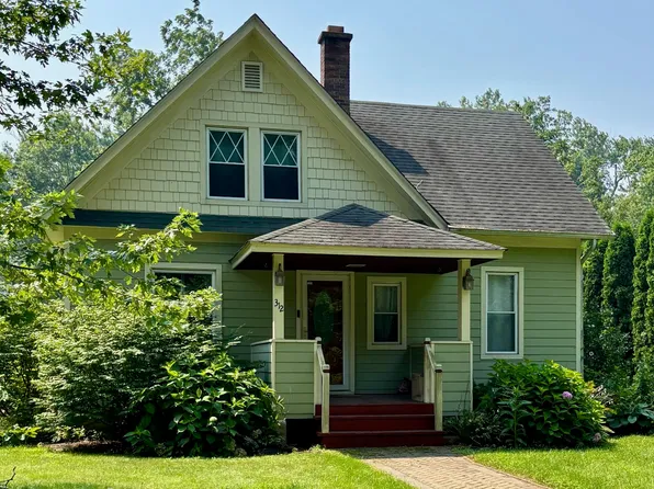 312 S 22nd St, Chesterton, IN 46304