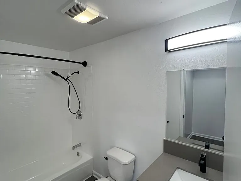VRA27 LLC- "Villa Regency Apartments" — Photo 46