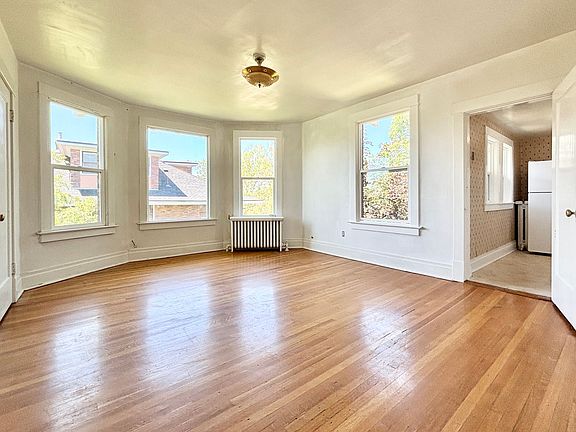 2nd image of 1215 E 300 S APT 4
