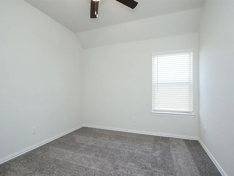 15230 Kickapoo Cavern Dr — Photo 26